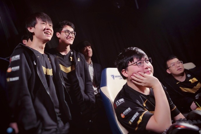 Karsa在SKT比赛中赛况扑朔迷离C罗在掘金比赛中惊险取胜，连对手都承认：里昂内部会议纪要流出——今晨强势反弹